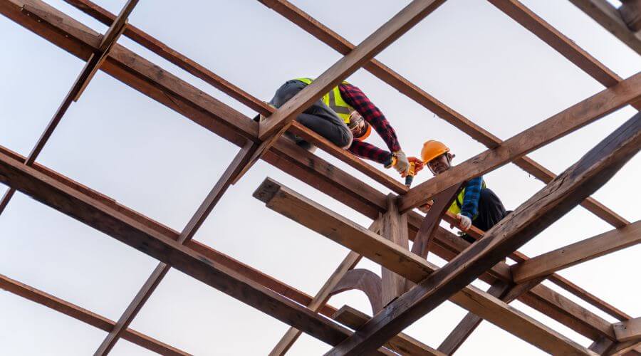 Professional gutter cleaning services in Bellaire, TX